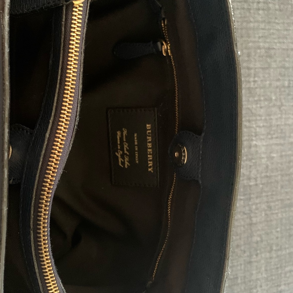 Burberry Navy Blue medium size tote - Picture 4 of 4